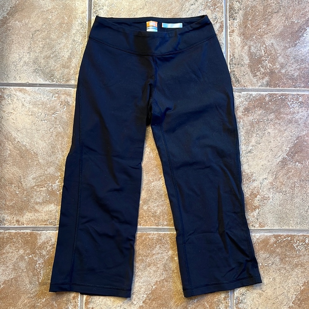 Lucy Lotus Collection Capris